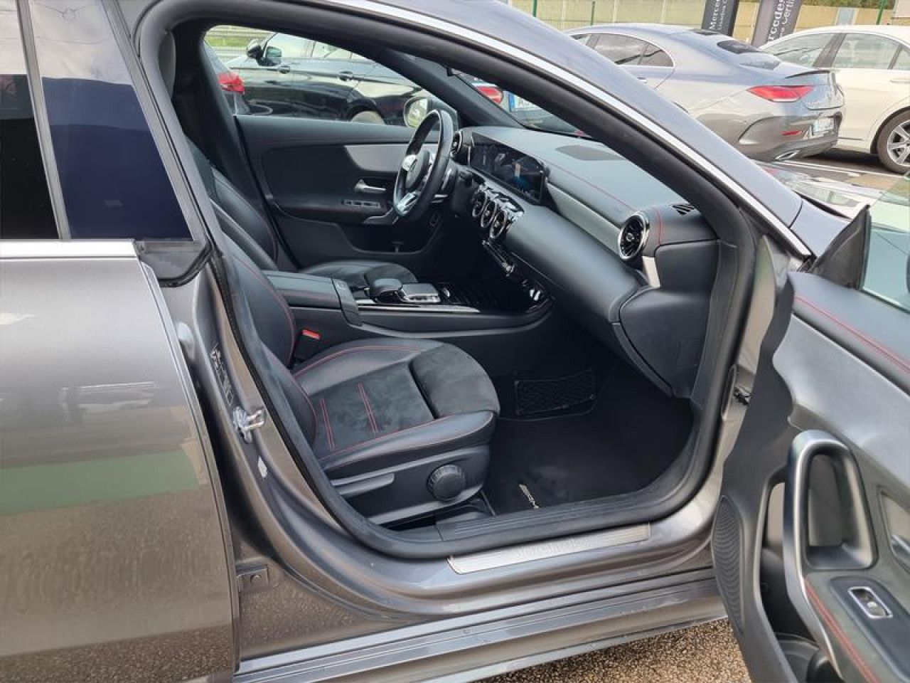 Imagem do ve&iacute;culo 8 / 15