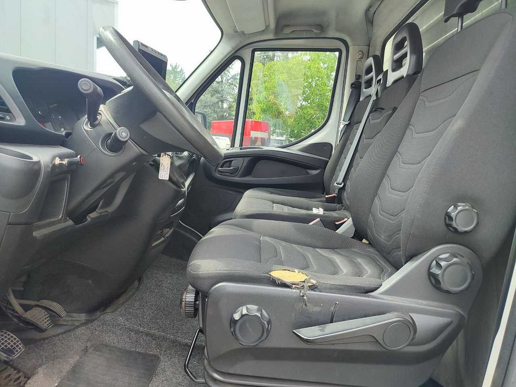 IVECO | DAILY 35S15 BOX