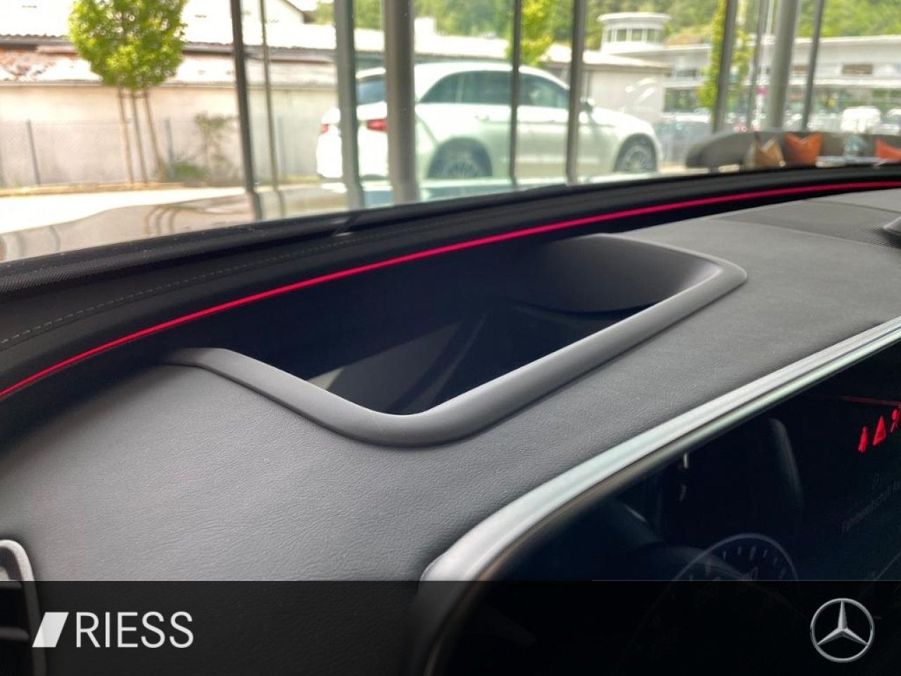 Mercedes-Benz E-Klasse – Bild 16
