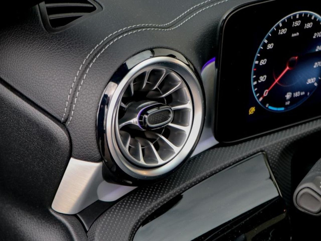 Photo du v&eacute;hicule 14 / 18