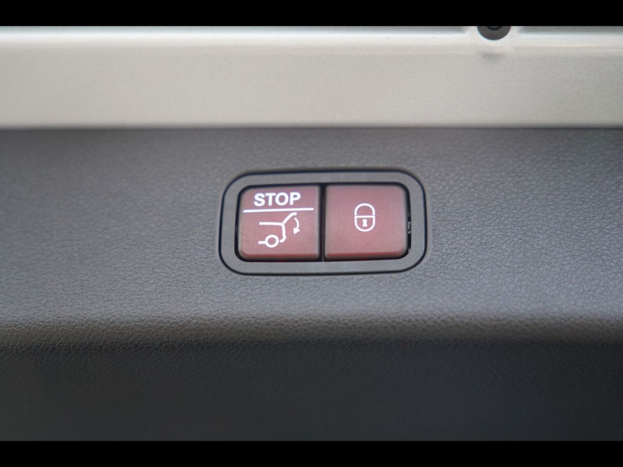 Mercedes-Benz E-Klasse – Bild 24