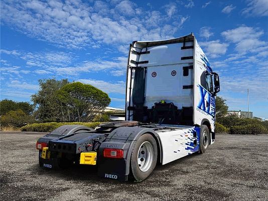Vehicle image 6 / 17