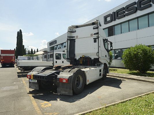 Vehicle image 3 / 7