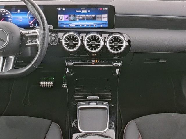 Mercedes-Benz A 220
