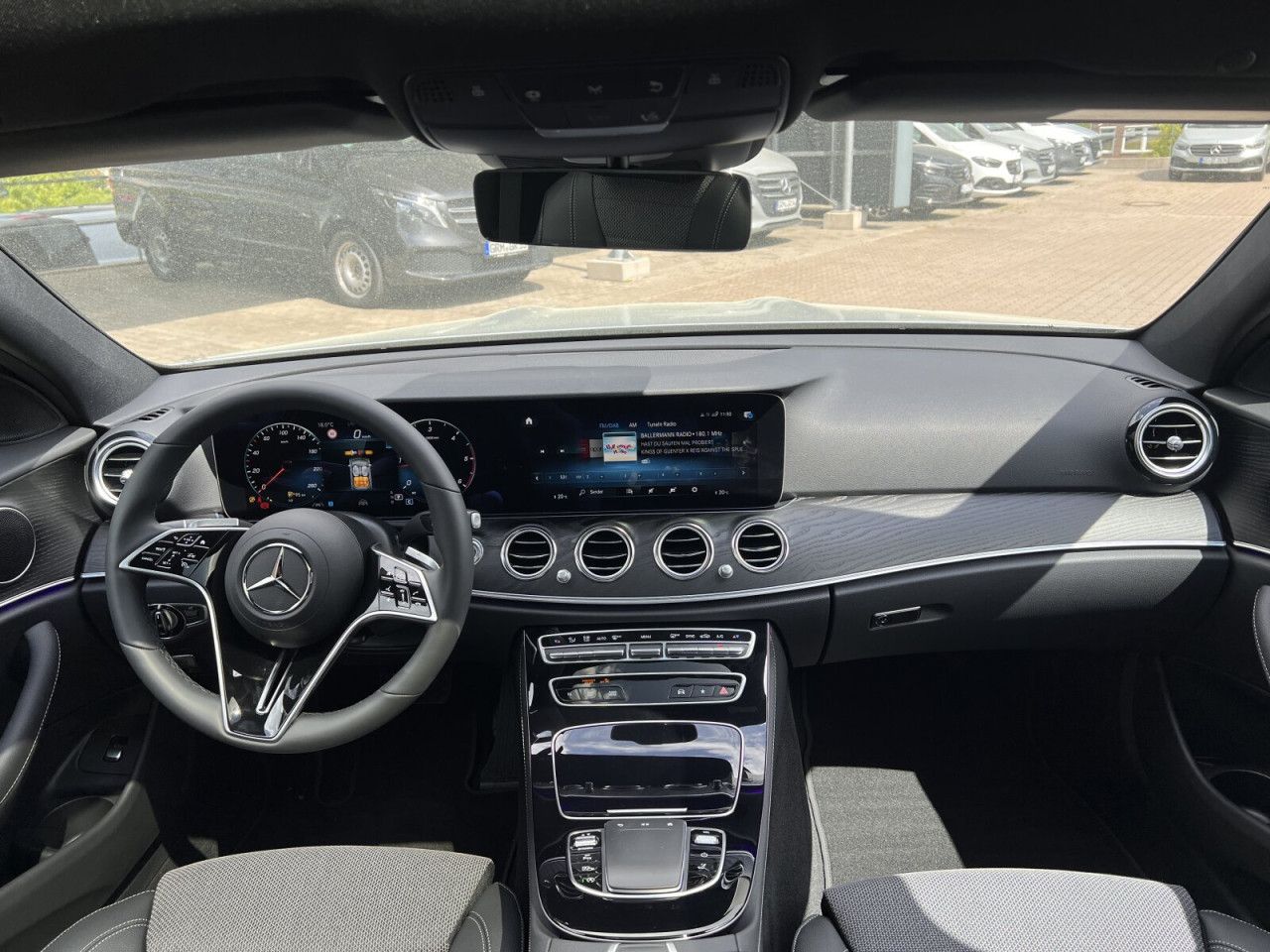 Mercedes-Benz E-Klasse – Bild 17