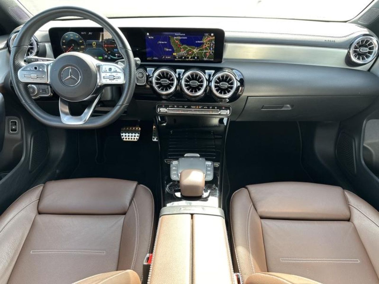 Photo du v&eacute;hicule 10 / 18