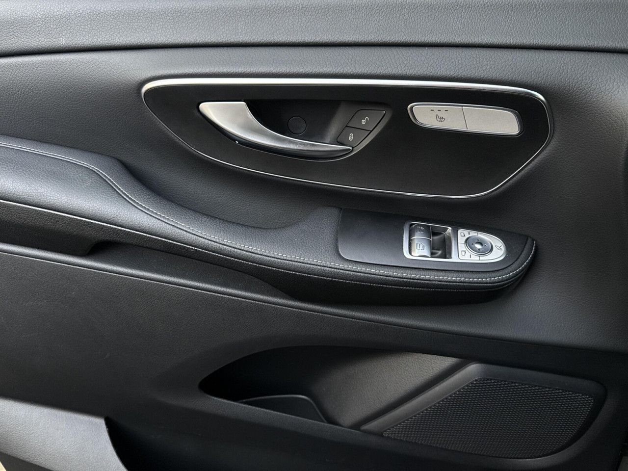 Zdjęcie pojazdu 18 / 24