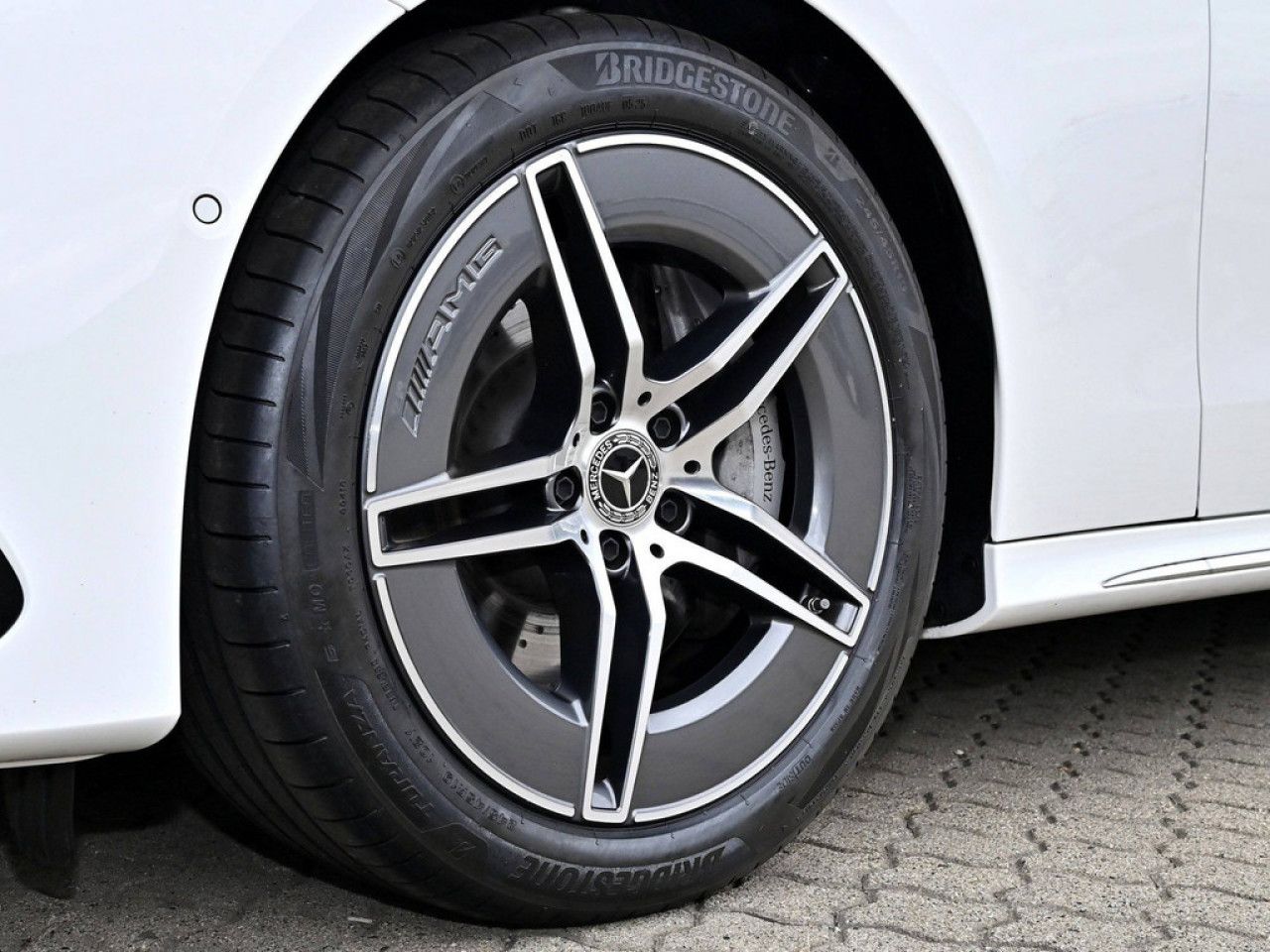 Mercedes-Benz E-Klasse – Bild 7