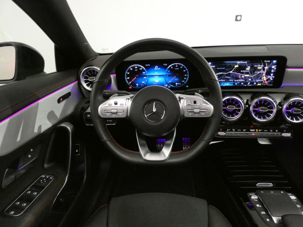 Photo du v&eacute;hicule 12 / 18