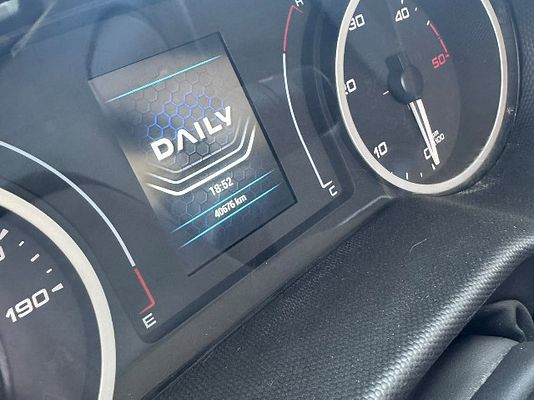 Vehicle image 8 / 8