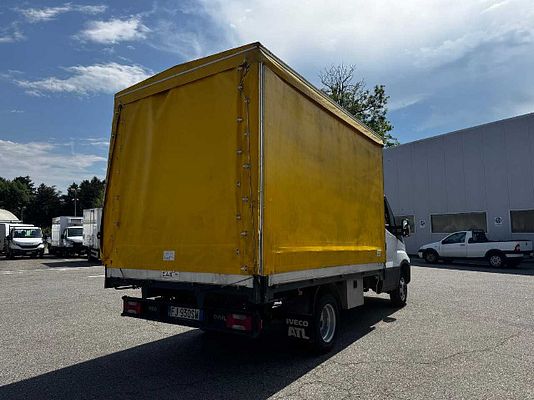 Vehicle image 4 / 10