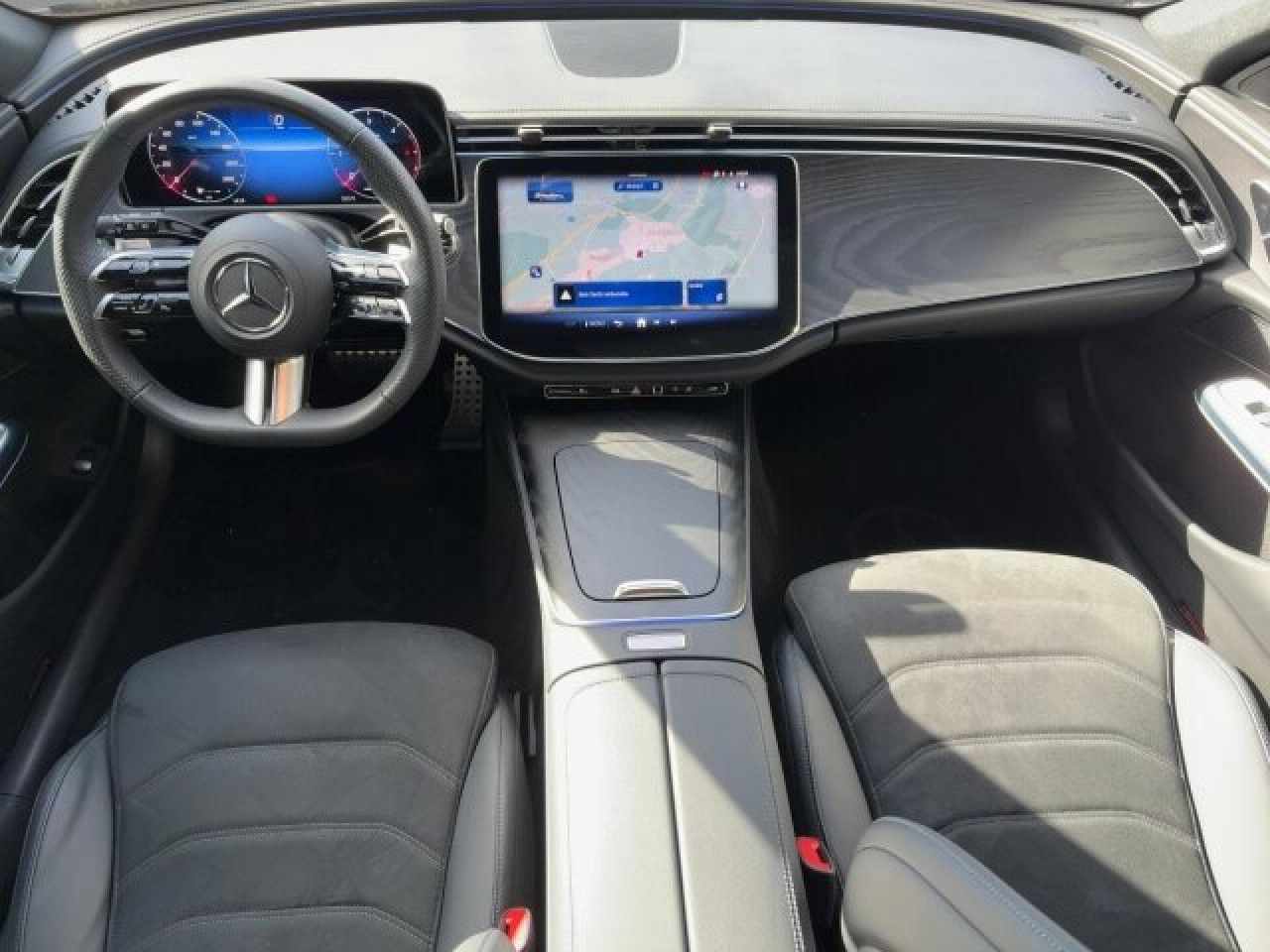 Mercedes-Benz E-Klasse – Bild 8