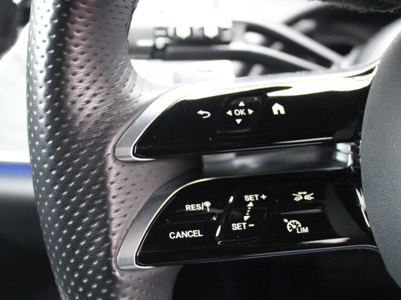Mercedes-Benz E-Klasse – Bild 13