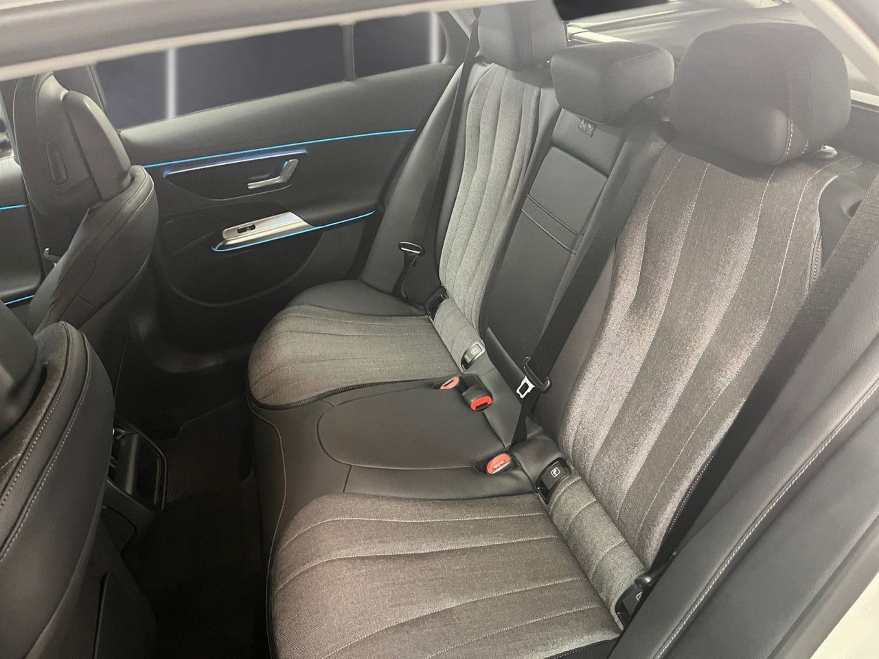 Mercedes-Benz E-Klasse – Bild 14