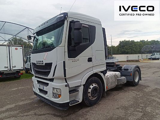 Vehicle image 3 / 6