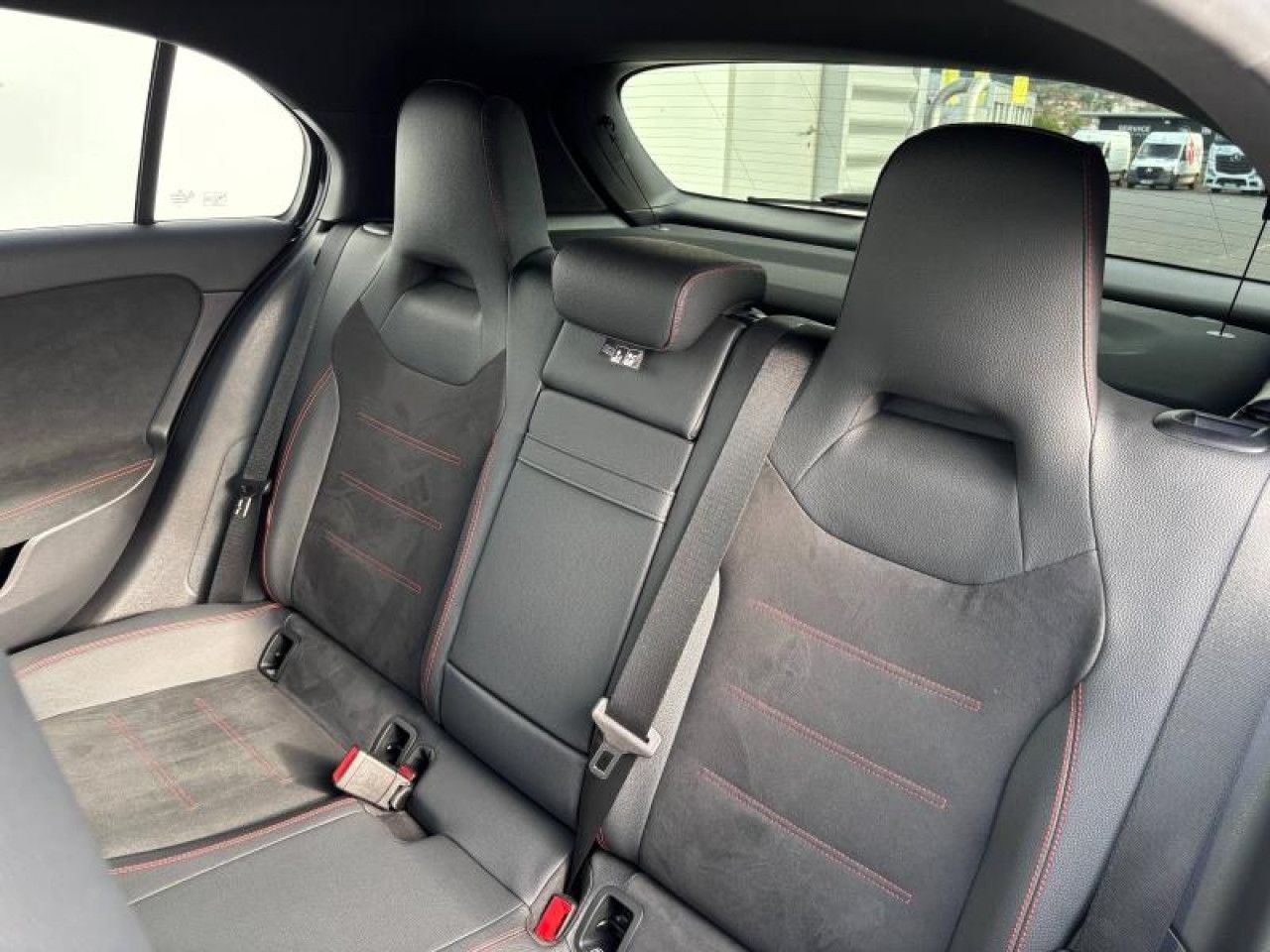 Photo du v&eacute;hicule 12 / 15