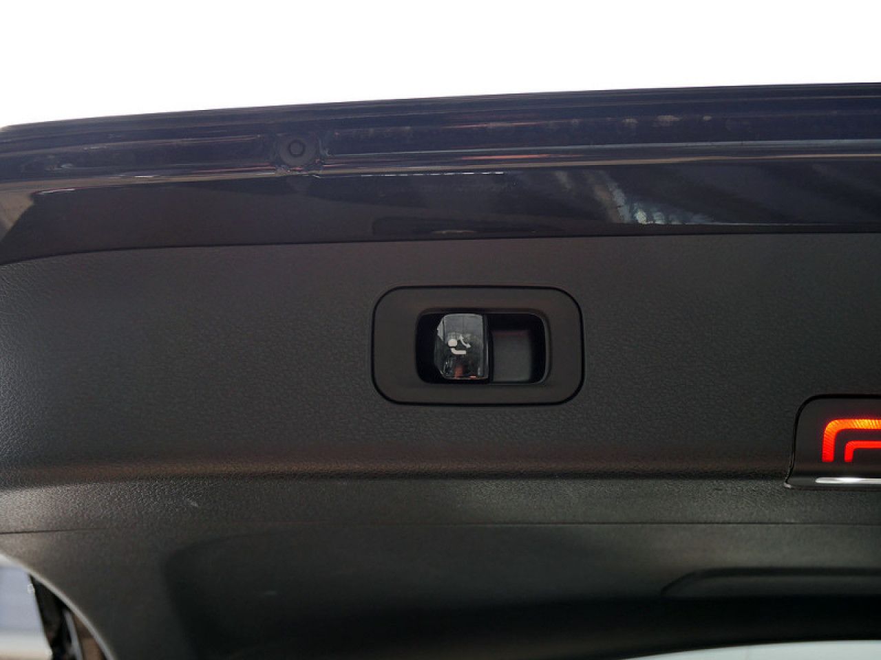 Mercedes-Benz E-Klasse – Bild 12