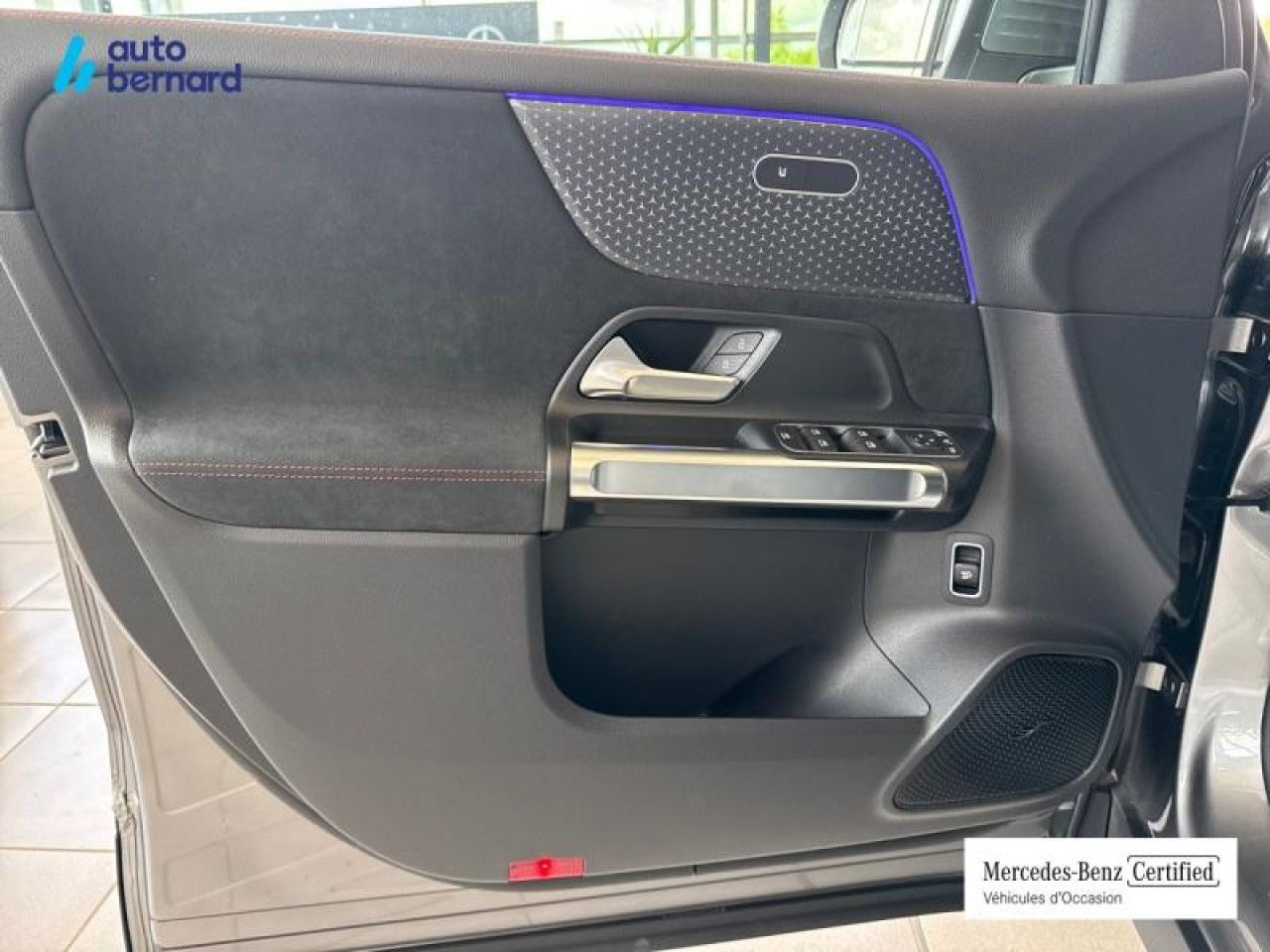 Photo du v&eacute;hicule 12 / 17