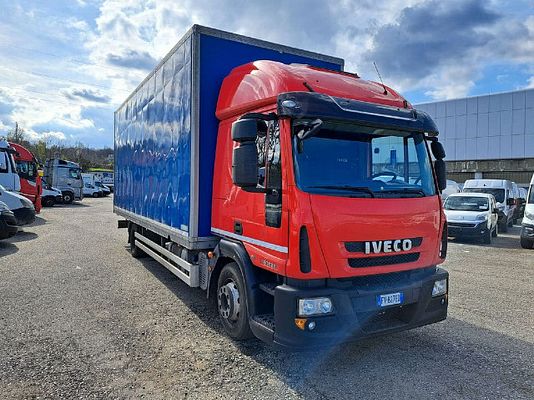 Vehicle image 2 / 14