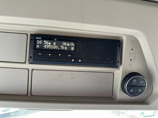 Vehicle image 14 / 16