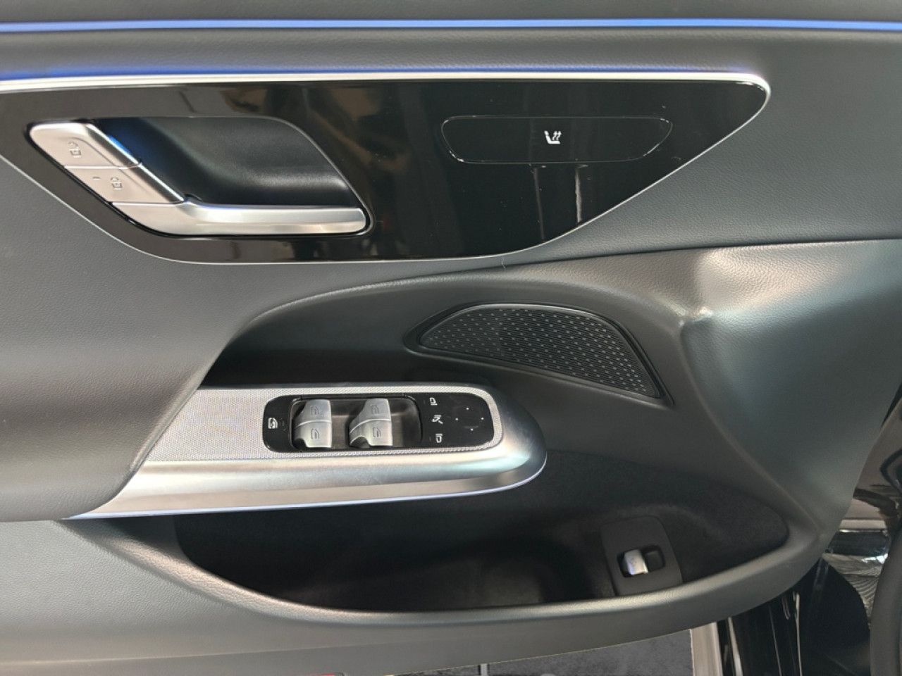 Mercedes-Benz E-Klasse – Bild 9