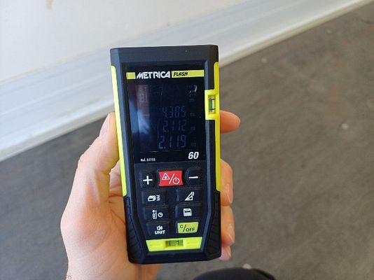 Vehicle image 8 / 12