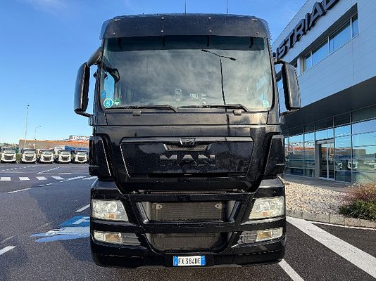 Vehicle image 2 / 15