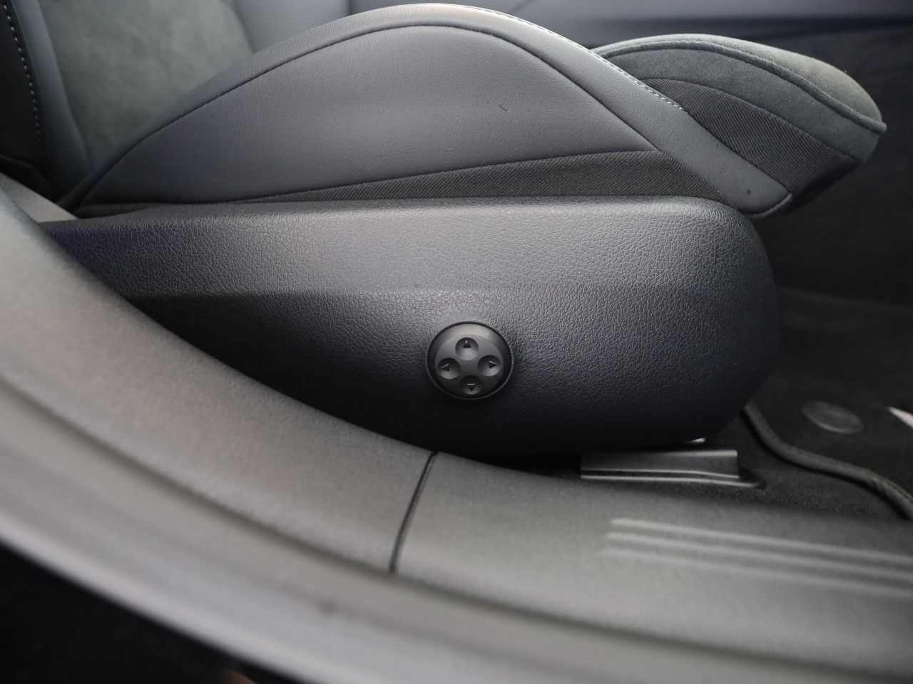 Mercedes-Benz E-Klasse – Bild 18