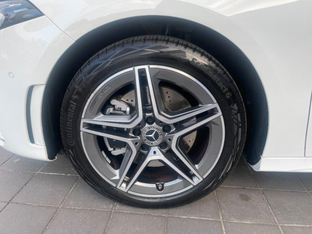 Photo du v&eacute;hicule 4 / 18