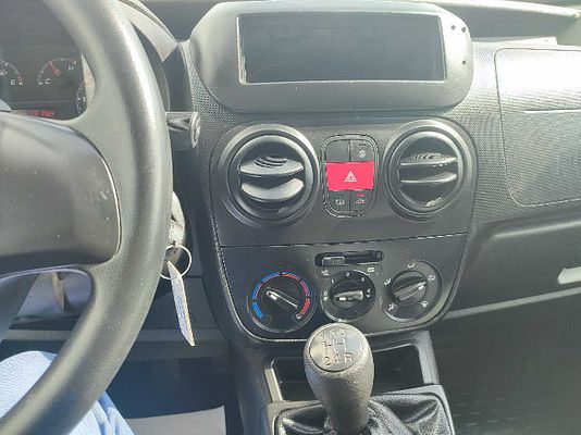 Vehicle image 9 / 10