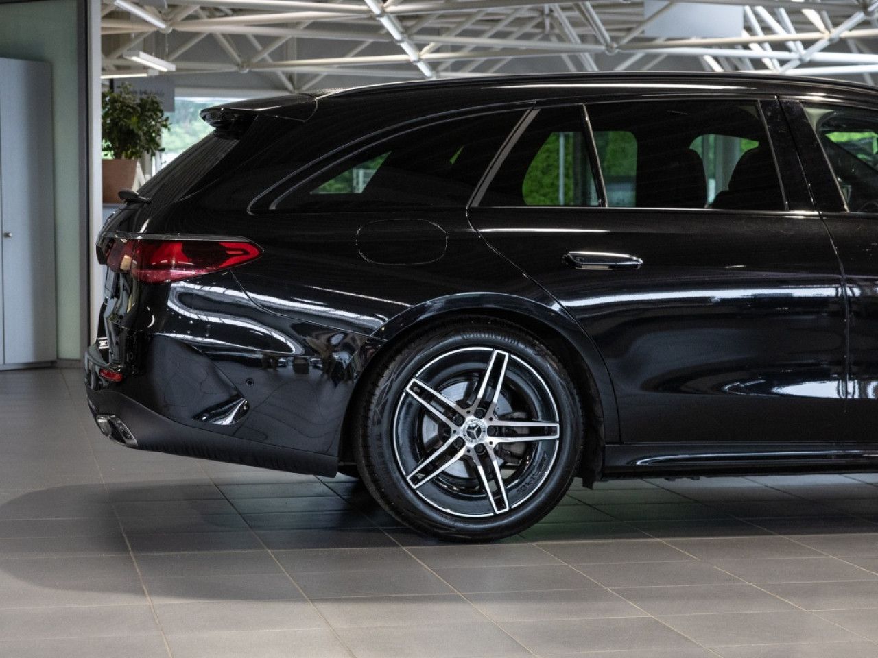 Mercedes-Benz E-Klasse – Bild 19
