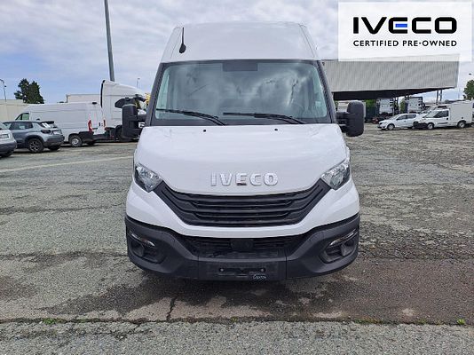 Vehicle image 2 / 14