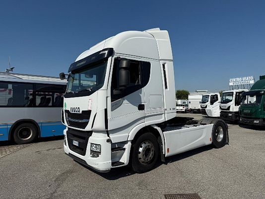 Vehicle image 3 / 3
