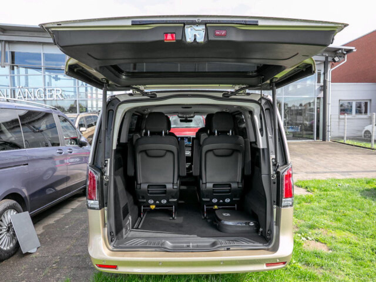 Mercedes-Benz EQV – Bild 10