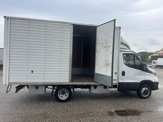 Vehicle image 14 / 20