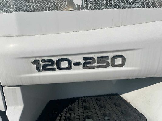 Vehicle image 14 / 15