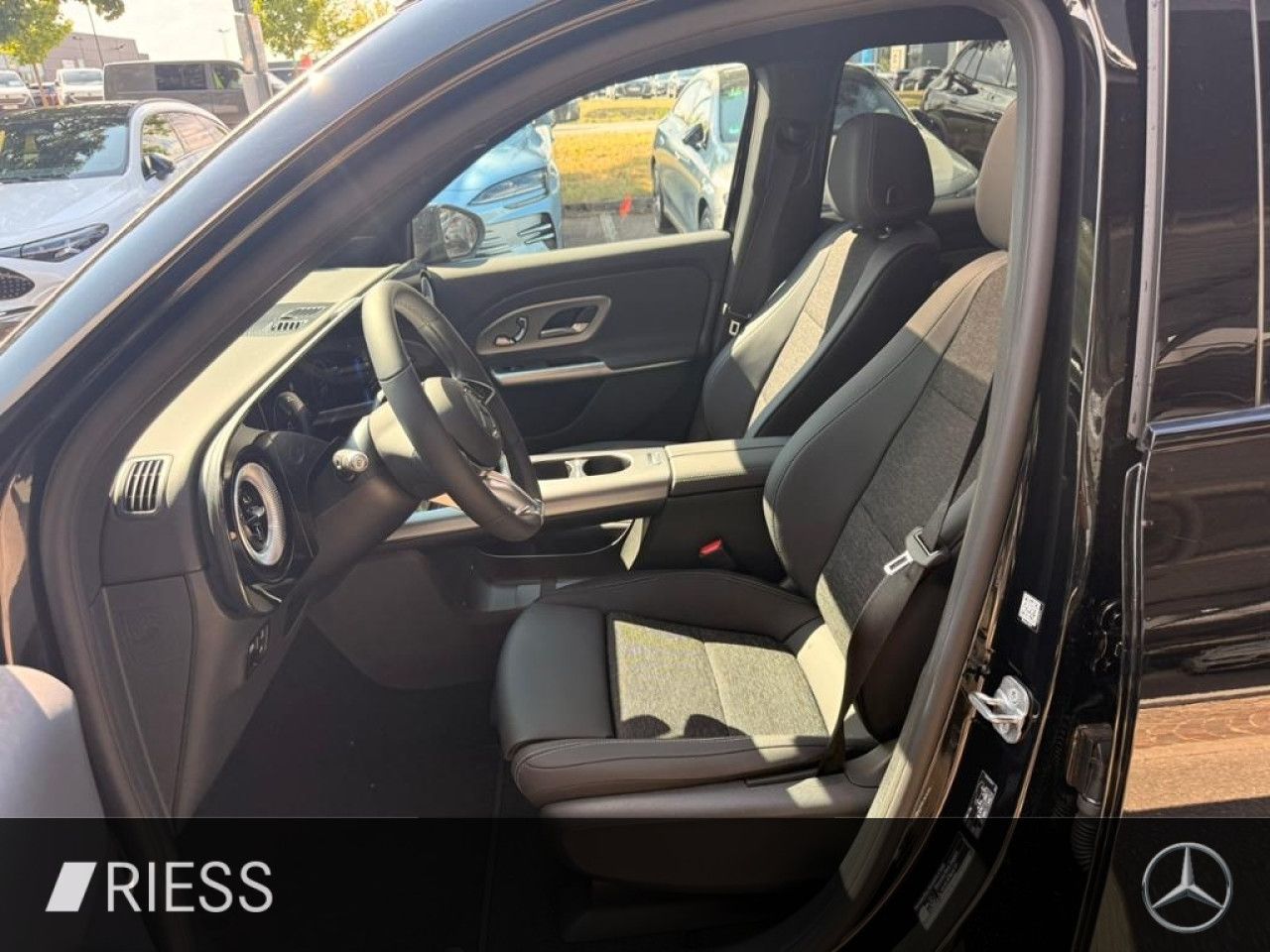 Mercedes-Benz GLB – Bild 2