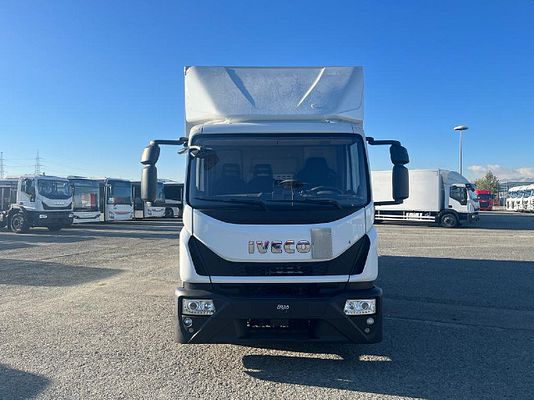Vehicle image 3 / 13