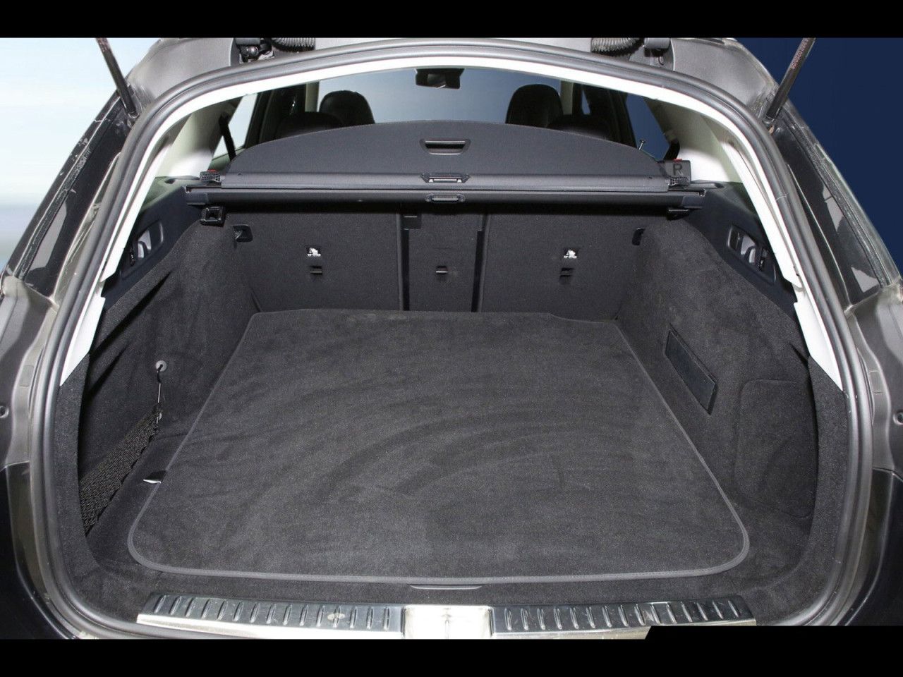 Mercedes-Benz E-Klasse – Bild 15