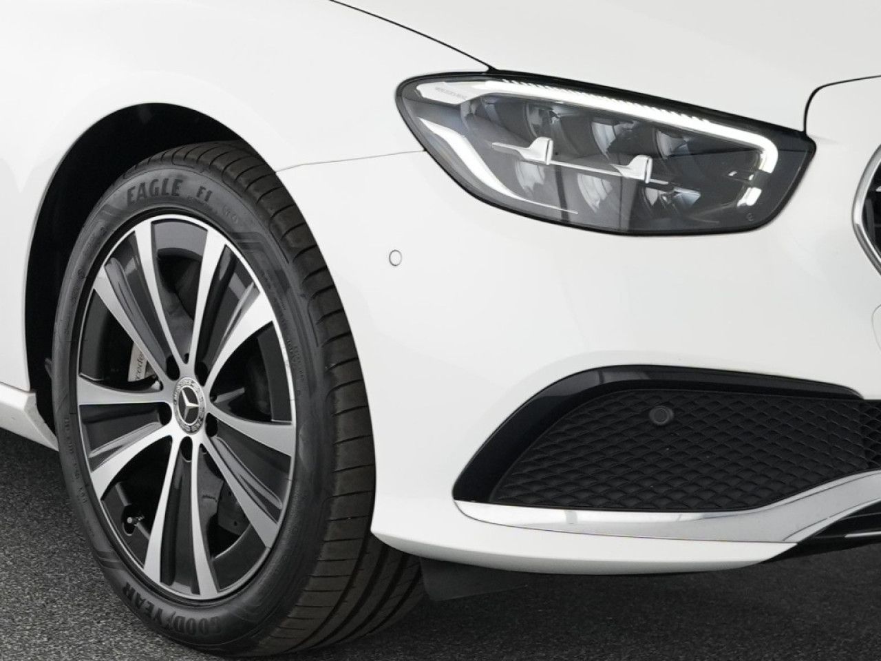 Mercedes-Benz E-Klasse – Bild 7