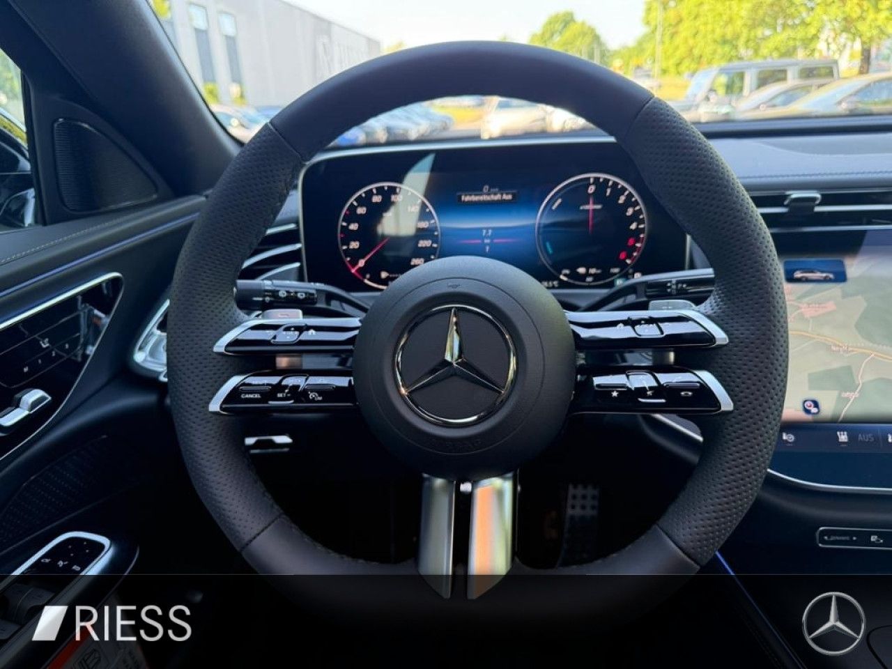 Mercedes-Benz E-Klasse – Bild 11