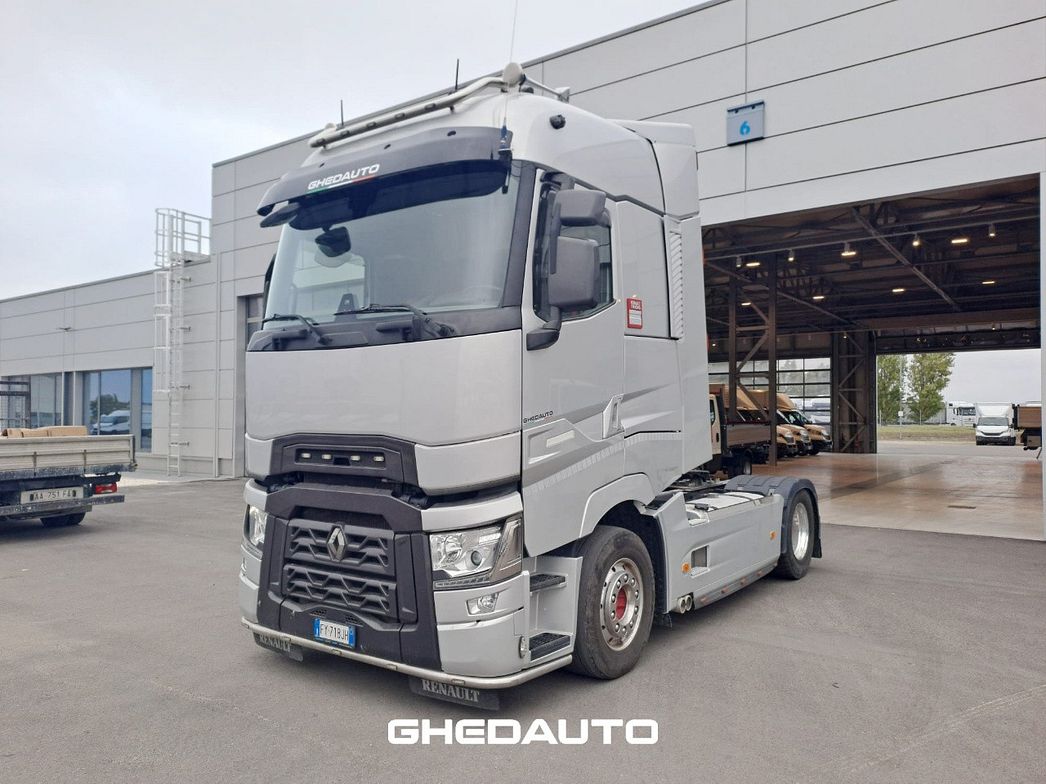 Renault | TRATTORE STRADALE RENAULT T 520 HIGH CAB