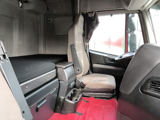 Vehicle image 5 / 17