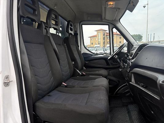 Vehicle image 15 / 15