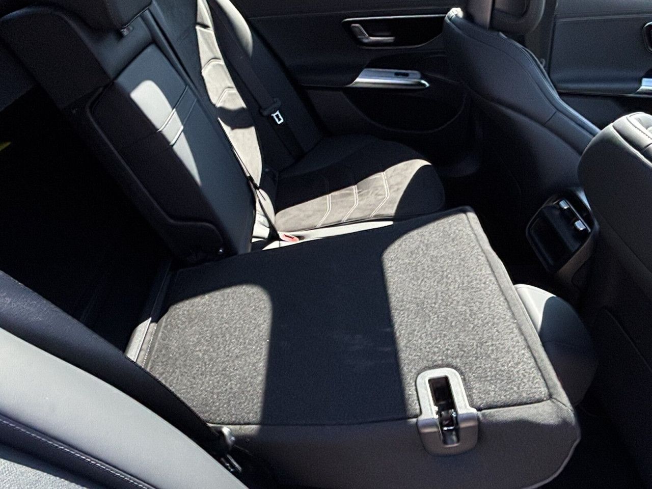Mercedes-Benz E-Klasse – Bild 18
