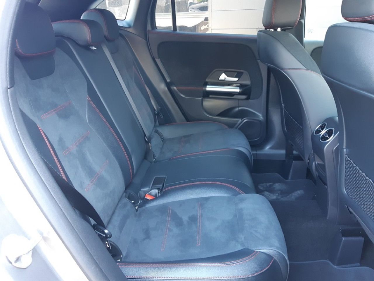 Photo du v&eacute;hicule 15 / 18