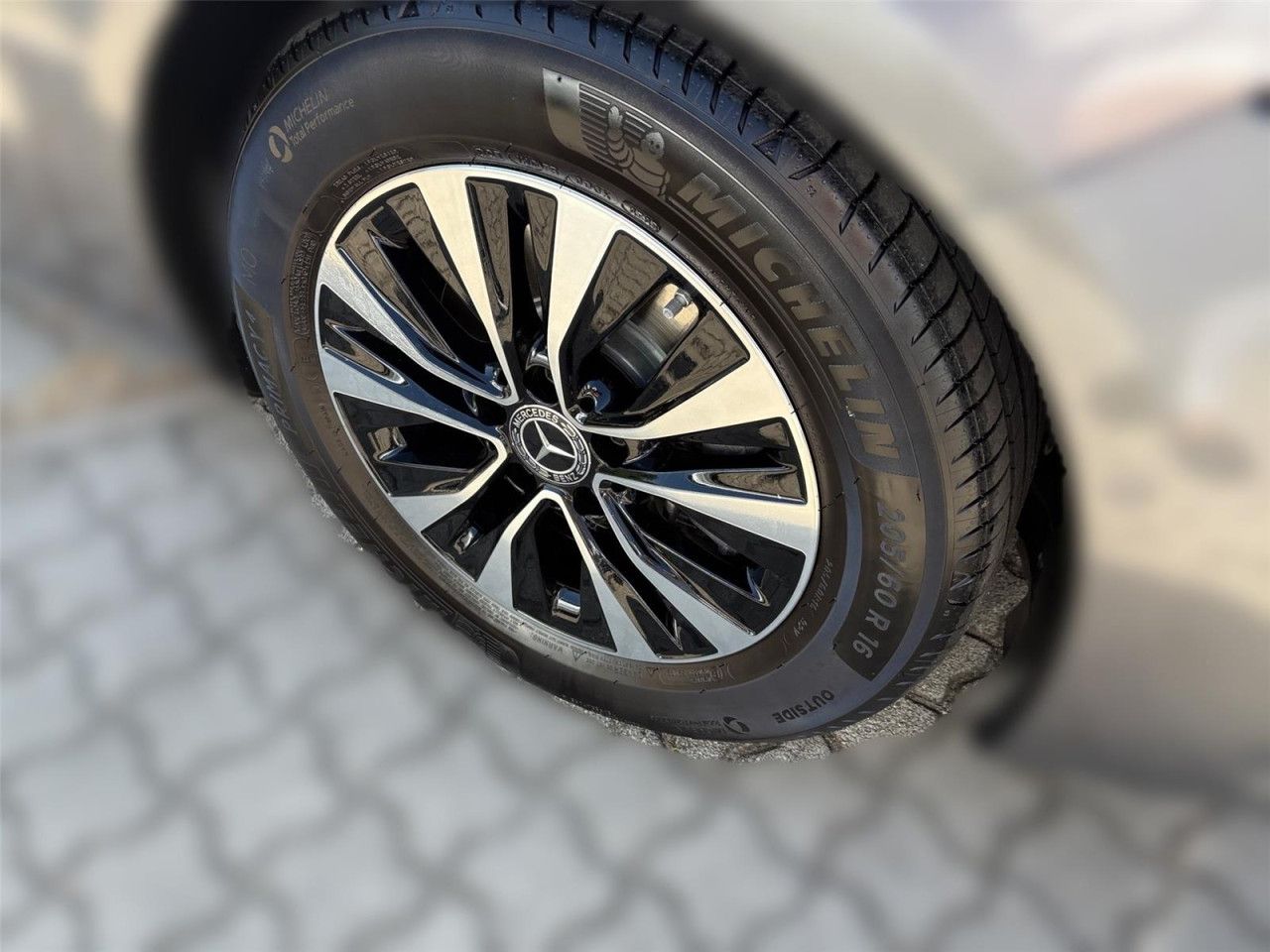 Fahrzeugbild 9 / 19