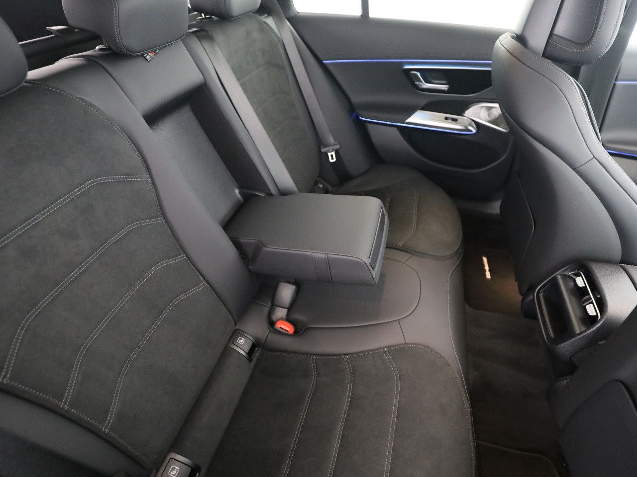 Mercedes-Benz E-Klasse – Bild 22