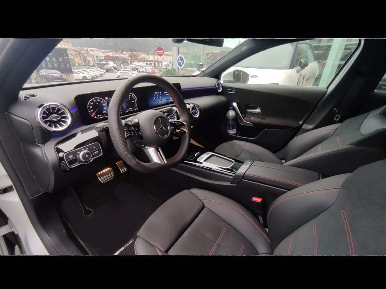 Imagem do ve&iacute;culo 2 / 6