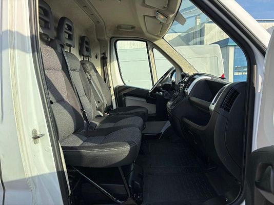 Vehicle image 14 / 14